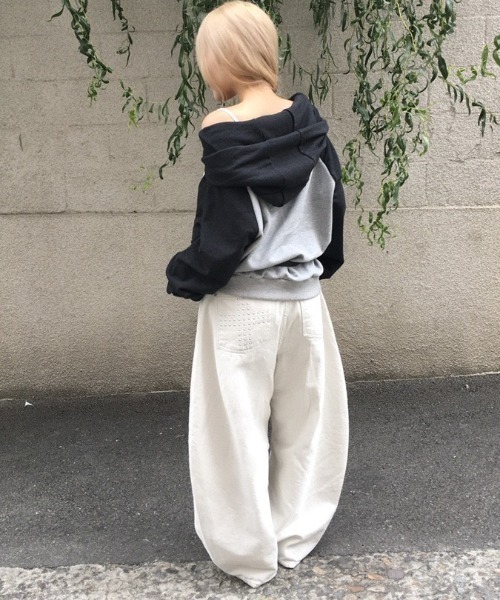 VIBGYOR(ヴィブジョー)の「【LAMPOON】クロススタッズデニムパンツ(デニムパンツ・レディース・ホワイト/ブラック・LARGE/MEDIUM/SMALL)」の8枚目の写真