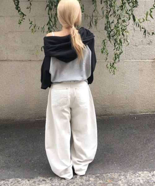 VIBGYOR(ヴィブジョー)の「【LAMPOON】クロススタッズデニムパンツ(デニムパンツ・レディース・ホワイト/ブラック・LARGE/MEDIUM/SMALL)」の10枚目の写真