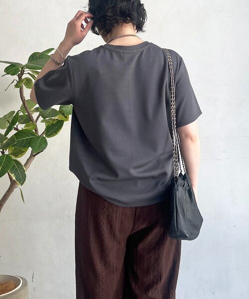 un dix cors(アンディコール)の「刺繍ロゴTEE(Tシャツ/カットソー・レディース・グレイッシュベージュ/チャコールグレー/オフホワイト・FREE)」の12枚目の写真