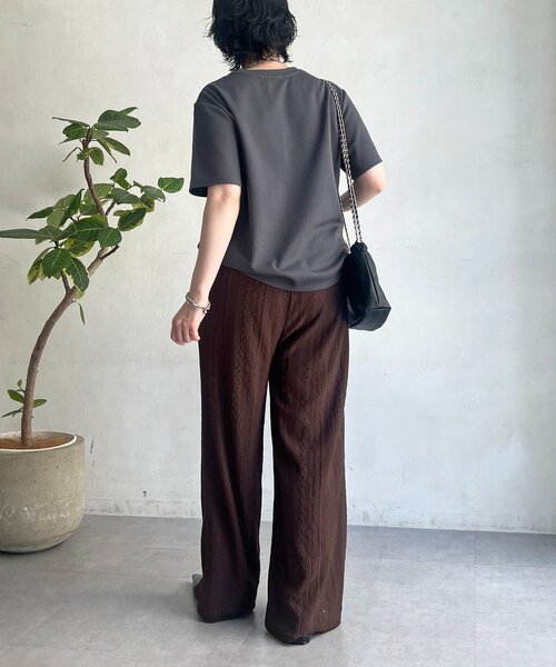 un dix cors(アンディコール)の「刺繍ロゴTEE(Tシャツ/カットソー・レディース・グレイッシュベージュ/チャコールグレー/オフホワイト・FREE)」の8枚目の写真
