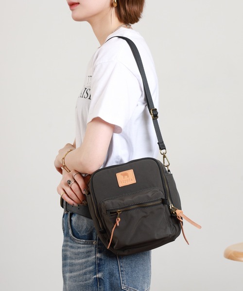 kippis(キッピス)の「kippis 撥水加工スモールショルダーBAG(ショルダーバッグ・メンズ・チャコールグレー・FREE)」の11枚目の写真