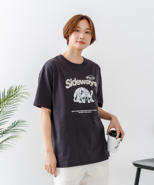 fort point(フォーポイント)の「【C-FORT POINT/フォートポイント】【ゆったりルーズシルエット】フレンチブルドッグ×カレッジ風ロゴTシャツ フレブル 犬好き 古着風 ヴィンテージ風 おしゃれ 可愛い(Tシャツ/カットソー・レディース・ライトグレー/チャコールグレー/オフホワイト・FREE)」の13枚目の写真