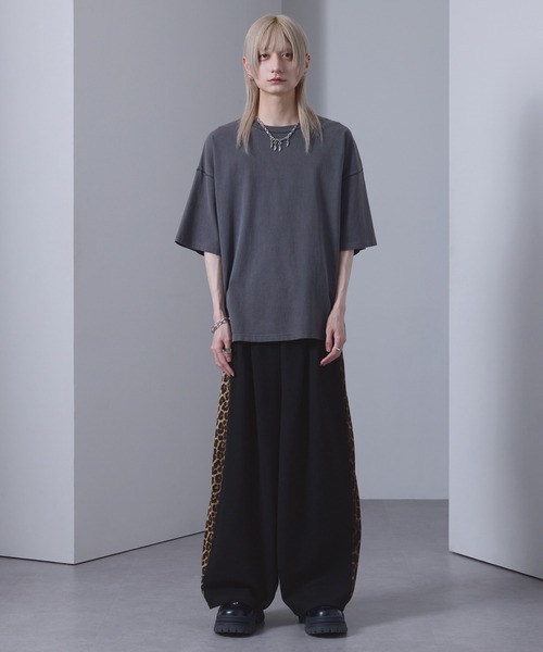 EMMA CLOTHES（エマクローズ）の「leopard print wide track pants/sweatpants / レオパードラインワイドトラックパンツ／スウェットパンツ【黒色コラボ】（スウェットパンツ・メンズ・チャコール/ブラック・M/S）」の21枚目の写真