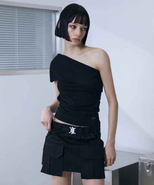 VOONT（ブント）の「Asymmetric Drape Slim Top (BLACK)（Tシャツ/カットソー・レディース・ブラック・OS）」の3枚目の写真