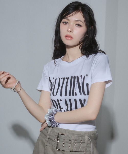 ENVYM(アンビー)の「ペイントロゴコンパクトTシャツ(Tシャツ/カットソー・レディース・グレー/ブラック/カーキ/ホワイト・FREE)」の9枚目の写真