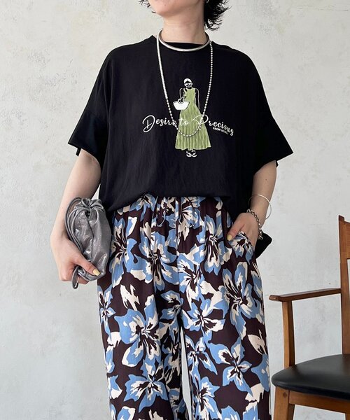 un dix cors(アンディコール)の「プリントTEE(Tシャツ/カットソー・レディース・レッド/ブラック/アイボリー/ネイビー・FREE)」の3枚目の写真