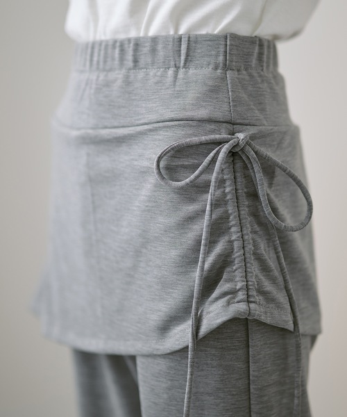 DAYRA（デイラ）の「サイド リボン スカート付き フレア スウェット パンツ（スウェットパンツ・レディース・ブラック/ダークグレー/ネイビー・L/M）」の5枚目の写真