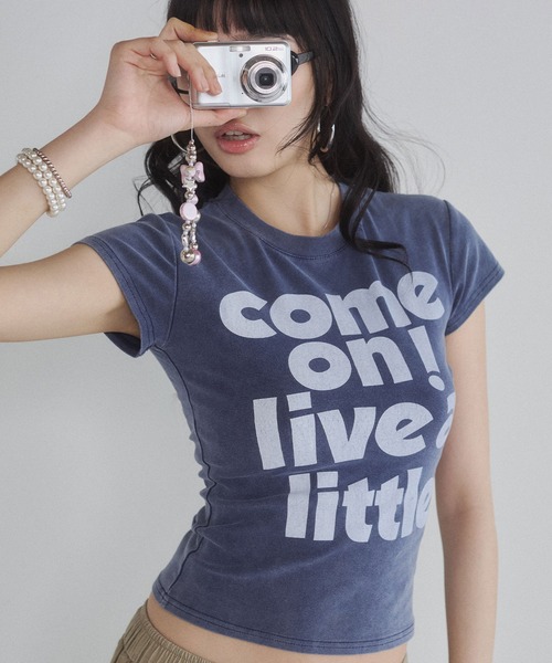 ENVYM(アンビー)の「ピグメントメッセージTシャツ(Tシャツ/カットソー・レディース・イエロー/ブラック/ブルー・FREE)」の3枚目の写真