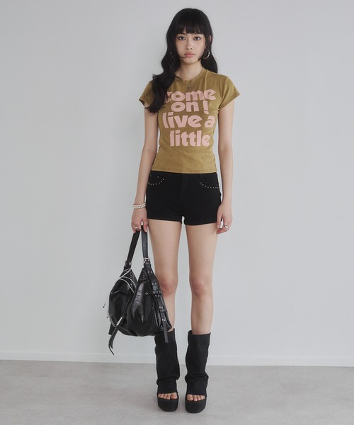 ENVYM(アンビー)の「ピグメントメッセージTシャツ(Tシャツ/カットソー・レディース・イエロー/ブラック/ブルー・FREE)」の10枚目の写真