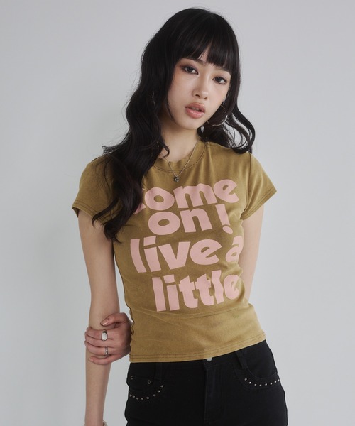 ENVYM(アンビー)の「ピグメントメッセージTシャツ(Tシャツ/カットソー・レディース・イエロー/ブラック/ブルー・FREE)」の5枚目の写真
