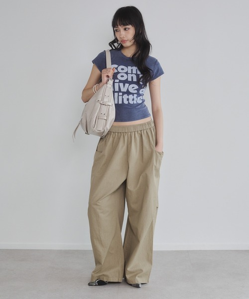 ENVYM(アンビー)の「ピグメントメッセージTシャツ(Tシャツ/カットソー・レディース・イエロー/ブラック/ブルー・FREE)」の19枚目の写真