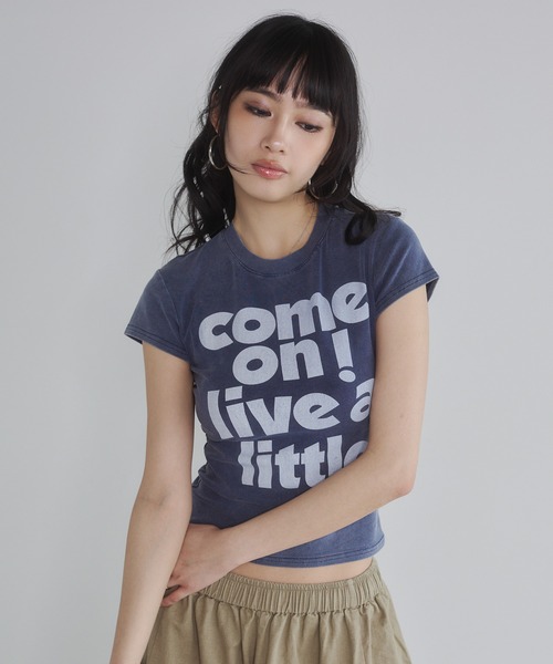 ENVYM(アンビー)の「ピグメントメッセージTシャツ(Tシャツ/カットソー・レディース・イエロー/ブラック/ブルー・FREE)」の15枚目の写真