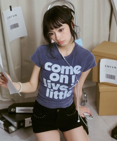ENVYM(アンビー)の「ピグメントメッセージTシャツ(Tシャツ/カットソー・レディース・イエロー/ブラック/ブルー・FREE)」の21枚目の写真