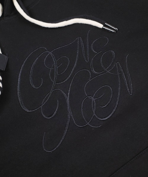 ONEXONE(ワンフォーワン)の「【ONEXONE/ワンフォーワン】LOGO FREESTYLE HOODIE(パーカー・メンズ・ブラック・LARGE/MEDIUM)」の4枚目の写真