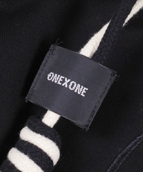 ONEXONE(ワンフォーワン)の「【ONEXONE/ワンフォーワン】LOGO FREESTYLE HOODIE(パーカー・メンズ・ブラック・LARGE/MEDIUM)」の14枚目の写真