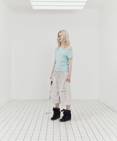 SETUP-EXE（セットアップイーエックスイー）の「DOUBLE LAYERED BERMUDA PANTS / BEIGE（その他パンツ・レディース・その他・OS）」の3枚目の写真