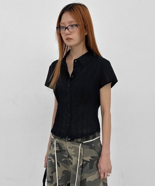 BLACKUP（ブラックアップ）の「[MADE] モディエルプリーツ半袖シャツ（シャツ/ブラウス・レディース・ブラック/ホワイト・MEDIUM/SMALL）」の2枚目の写真