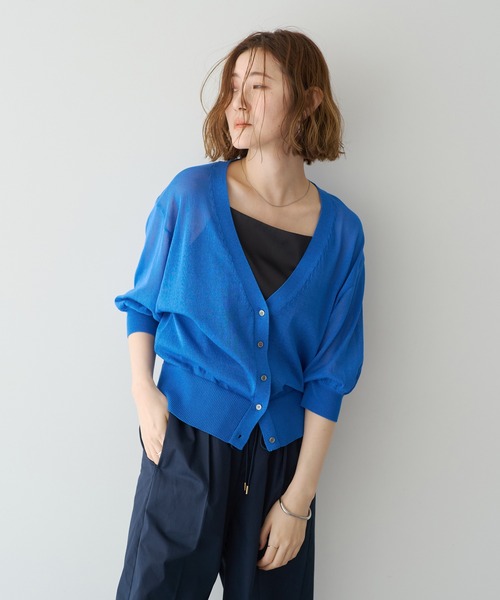 YECCA VECCA(イェッカヴェッカ)の「シアーニットVネックカーディガン(カーディガン/ボレロ・レディース・ブルー/イエロー/ブラック/ライトベージュ・FREE)」の9枚目の写真