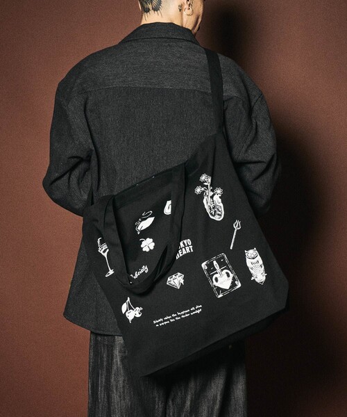Subciety（サブサエティ）の「Varsity 2way tote bag（トートバッグ・メンズ・ブラック/ナチュラル・FREE）」の5枚目の写真