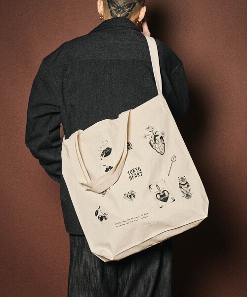 Subciety（サブサエティ）の「Varsity 2way tote bag（トートバッグ・メンズ・ブラック/ナチュラル・FREE）」の8枚目の写真