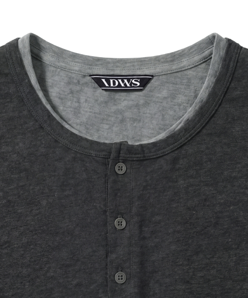 IDWS(アイドンワナセル)の「Layered Henley Neck T-Shirt Charcoal(Tシャツ/カットソー・レディース・その他・1/2/0)」の4枚目の写真