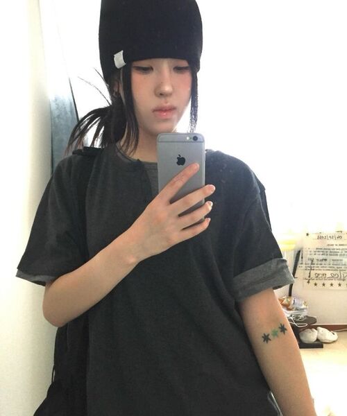 IDWS(アイドンワナセル)の「Layered Henley Neck T-Shirt Charcoal(Tシャツ/カットソー・レディース・その他・1/2/0)」の18枚目の写真