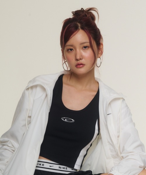 NIKE(ナイキ)の「ナイキ スポーツウェア ウィメンズ タイト クロップド タンクトップ / Nike Sportswear Women's Tight Cropped Tank Top IQ3163-010 Black(タンクトップ・レディース・ブラック・XS/XL/S/M/L)」の12枚目の写真