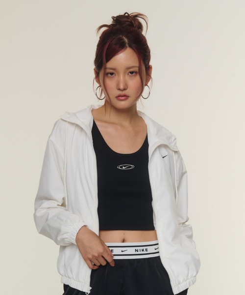 NIKE(ナイキ)の「ナイキ スポーツウェア ウィメンズ タイト クロップド タンクトップ / Nike Sportswear Women's Tight Cropped Tank Top IQ3163-010 Black(タンクトップ・レディース・ブラック・XS/XL/S/M/L)」の11枚目の写真