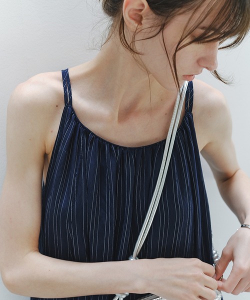 tageechita(タジチタ)の「【tageechita】ストライプテクスチャーキャミワンピース(ワンピース・レディース・ネイビー・L/M/S)」の6枚目の写真