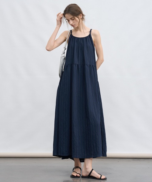 tageechita(タジチタ)の「【tageechita】ストライプテクスチャーキャミワンピース(ワンピース・レディース・ネイビー・L/M/S)」の11枚目の写真