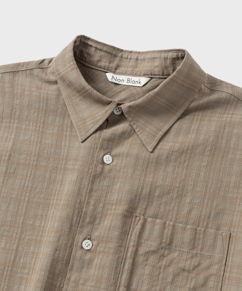 NONBLANK(ノンブランク)の「シアーチェッククロップHSシャツ_ORNAGE BEIGE(シャツ/ブラウス・メンズ・オレンジ・SMALL/MEDIUM/LARGE/X-LARGE)」の3枚目の写真
