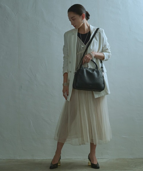 YArKA（ヤーカ）の「【YArKA/ヤーカ】real leather sharp & soft mix nuance boston bag M [sas2] / 直曲線のニュアンスボストンバッグ（ハンドバッグ・レディース・ブラック・FREE）」の5枚目の写真