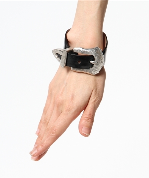 BLACK BY MOUSSY（ブラックバイマウジー）の「BBB（ブレスレット・レディース・キャメル/ブラック・FREE）」の3枚目の写真