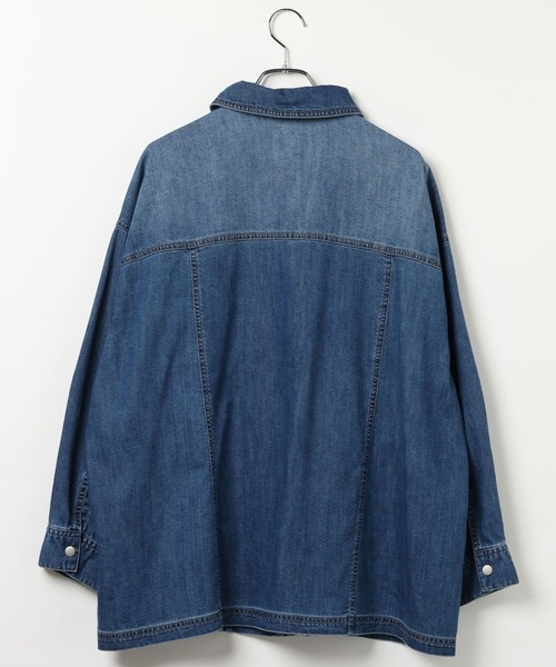 LEPSIM(レプシィム)の「デニムBIG刺繍シャツ 1043551(シャツ/ブラウス・レディース・ブルー/ブラック・FREE)」の3枚目の写真