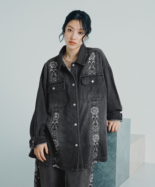 LEPSIM(レプシィム)の「デニムBIG刺繍シャツ 1043551(シャツ/ブラウス・レディース・ブルー/ブラック・FREE)」の12枚目の写真