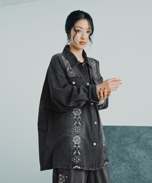 LEPSIM(レプシィム)の「デニムBIG刺繍シャツ 1043551(シャツ/ブラウス・レディース・ブルー/ブラック・FREE)」の13枚目の写真