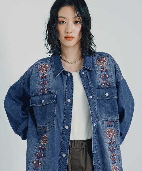 LEPSIM(レプシィム)の「デニムBIG刺繍シャツ 1043551(シャツ/ブラウス・レディース・ブルー/ブラック・FREE)」の17枚目の写真