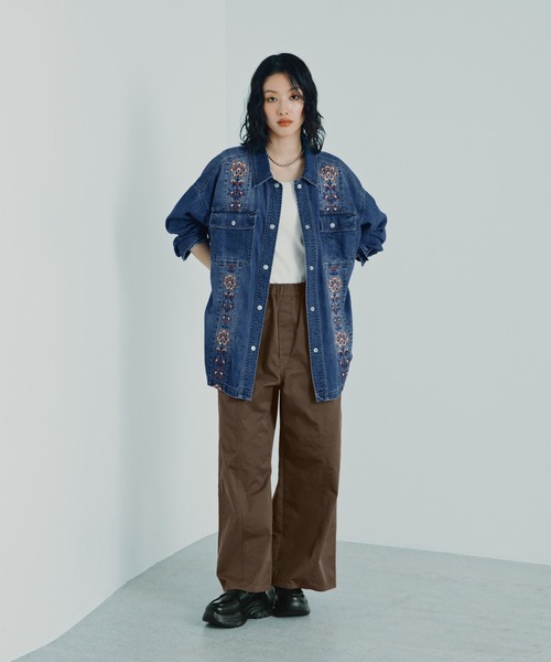 LEPSIM(レプシィム)の「デニムBIG刺繍シャツ 1043551(シャツ/ブラウス・レディース・ブルー/ブラック・FREE)」の20枚目の写真