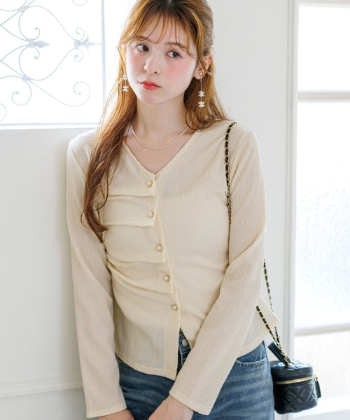 alotta(アロッタ)の「【Corie】タックギャザードレープデザイントップス(Tシャツ/カットソー・レディース・ブラック/ピンク/アイボリー・M/L)」の2枚目の写真