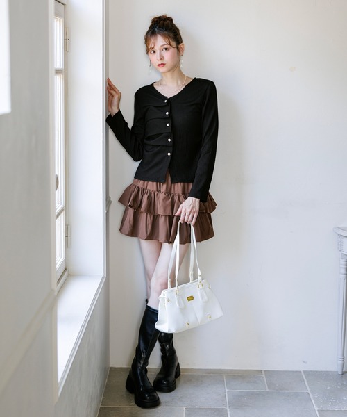 alotta(アロッタ)の「【Corie】タックギャザードレープデザイントップス(Tシャツ/カットソー・レディース・ブラック/ピンク/アイボリー・M/L)」の18枚目の写真