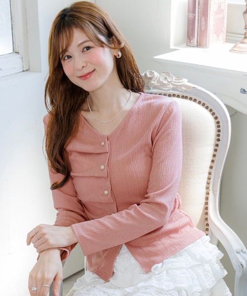 alotta(アロッタ)の「【Corie】タックギャザードレープデザイントップス(Tシャツ/カットソー・レディース・ブラック/ピンク/アイボリー・M/L)」の6枚目の写真