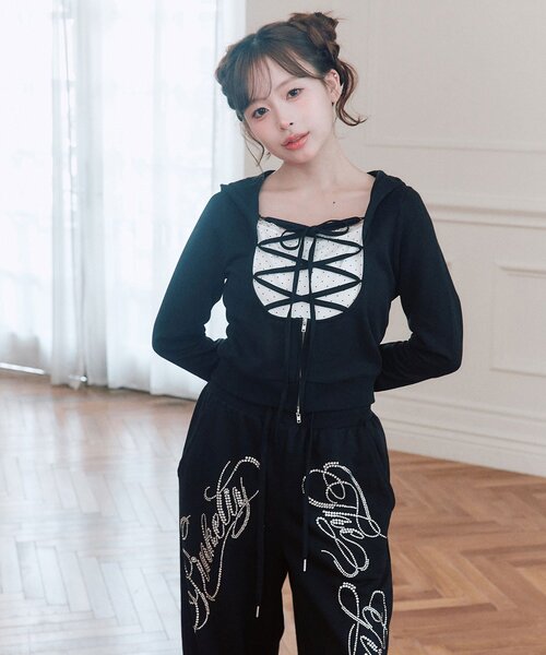 OLIVE des OLIVE(オリーブデオリーブ)の「カーブロゴバレルレッグパンツ(スウェットパンツ・レディース・ピンク/ブラック/トップグレー/ベージュ・FREE)」の11枚目の写真