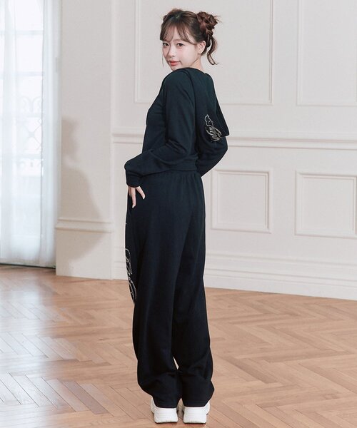 OLIVE des OLIVE(オリーブデオリーブ)の「カーブロゴバレルレッグパンツ(スウェットパンツ・レディース・ピンク/ブラック/トップグレー/ベージュ・FREE)」の13枚目の写真