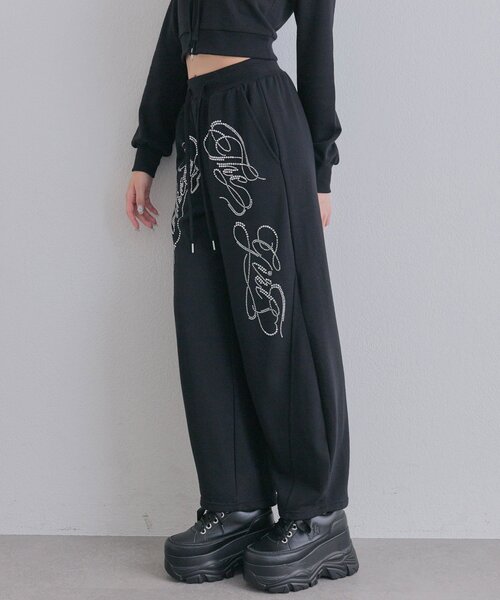 OLIVE des OLIVE(オリーブデオリーブ)の「カーブロゴバレルレッグパンツ(スウェットパンツ・レディース・ピンク/ブラック/トップグレー/ベージュ・FREE)」の18枚目の写真