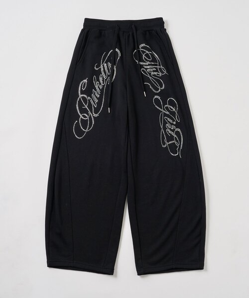 OLIVE des OLIVE(オリーブデオリーブ)の「カーブロゴバレルレッグパンツ(スウェットパンツ・レディース・ピンク/ブラック/トップグレー/ベージュ・FREE)」の20枚目の写真