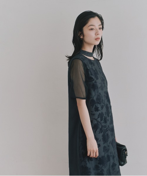 kaene(カエン)の「ニュアンスフロッキードレス 【結婚式 二次会 同窓会 成人式 パーティードレス】(ドレス・レディース・ブルーグレー/ブラック・L/M)」の7枚目の写真