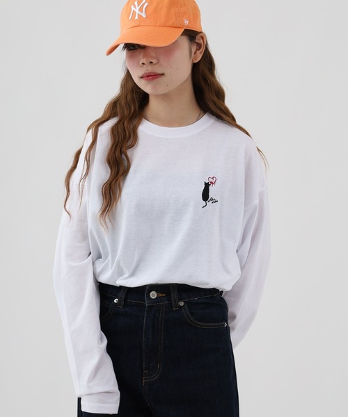 FUNALIVE(ファンアライブ)の「ゆったり ワンポイント刺繍 ロングスリーブT(Tシャツ/カットソー・メンズ・ホワイト系3/ブラック系2/ブラック系4/グレー系1/ブラック系3/ホワイト系4/ピンク系1/ブラック系1/ホワイト系2/ブラック系5/ブラック系6/ホワイト系1/ダークグリーン系1・M/L)」の1枚目の写真