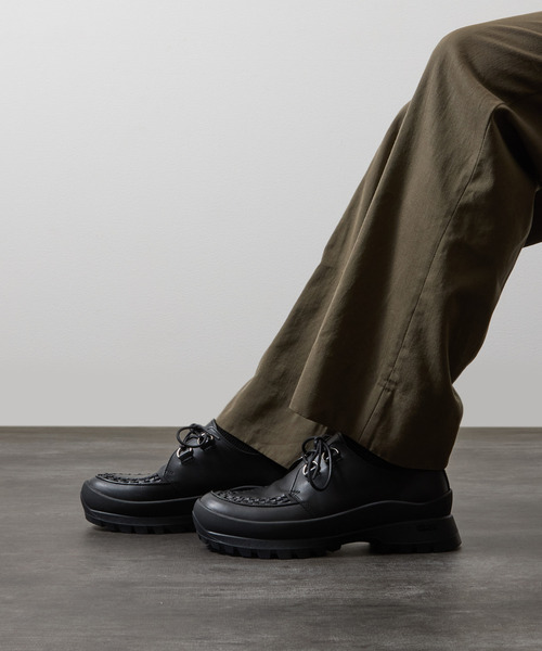 PADRONE(パドローネ)の「PADRONE パドローネ / INTERLACE SHOES with 884C Vibram 884Cビブラムソールレザーモカシンシューズ / PU8840-2012(ブーツ・メンズ・ブラック・43/42/41/40)」の2枚目の写真