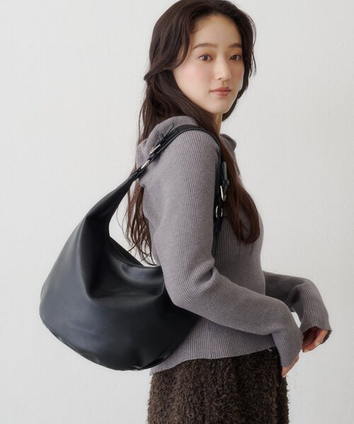 Kastane（カスタネ）の「【10.15(木)11:00発売/WEB限定】トグルワンハンドルBAG（ショルダーバッグ・レディース・ダークブラウン/ベージュ/ブラック・FREE）」の5枚目の写真