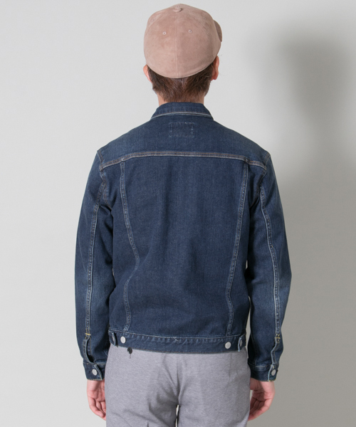 URBAN RESEARCH（アーバンリサーチ）の「UR 360°Washデニムジャケット（デニムジャケット・メンズ・インディゴブルー・LARGE/MEDIUM）」の4枚目の写真